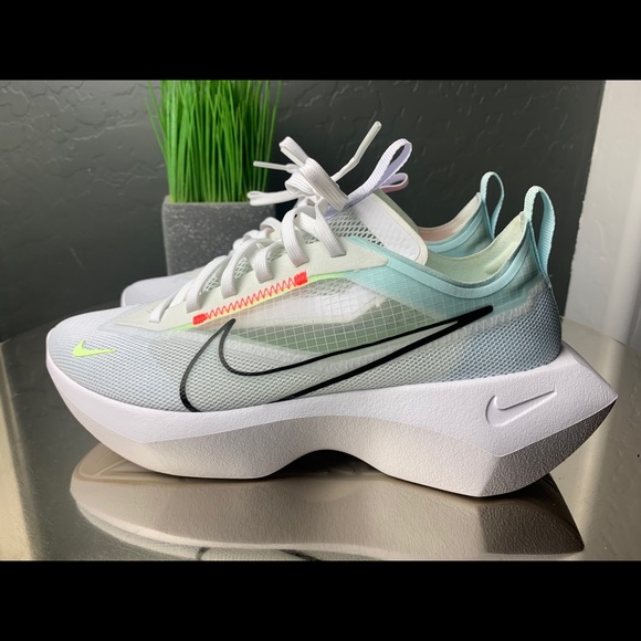 Nike Shoes - Nike Vista Lite